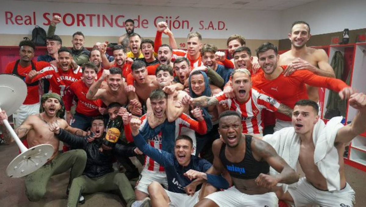 La celebración desmedida del Sporting tras vencer al Oviedo, con técnico  incluido - Estadio Deportivo