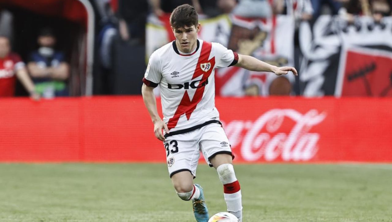 El Real Madrid frena al Bayer Leverkusen y firma al rayista Fran García para verano