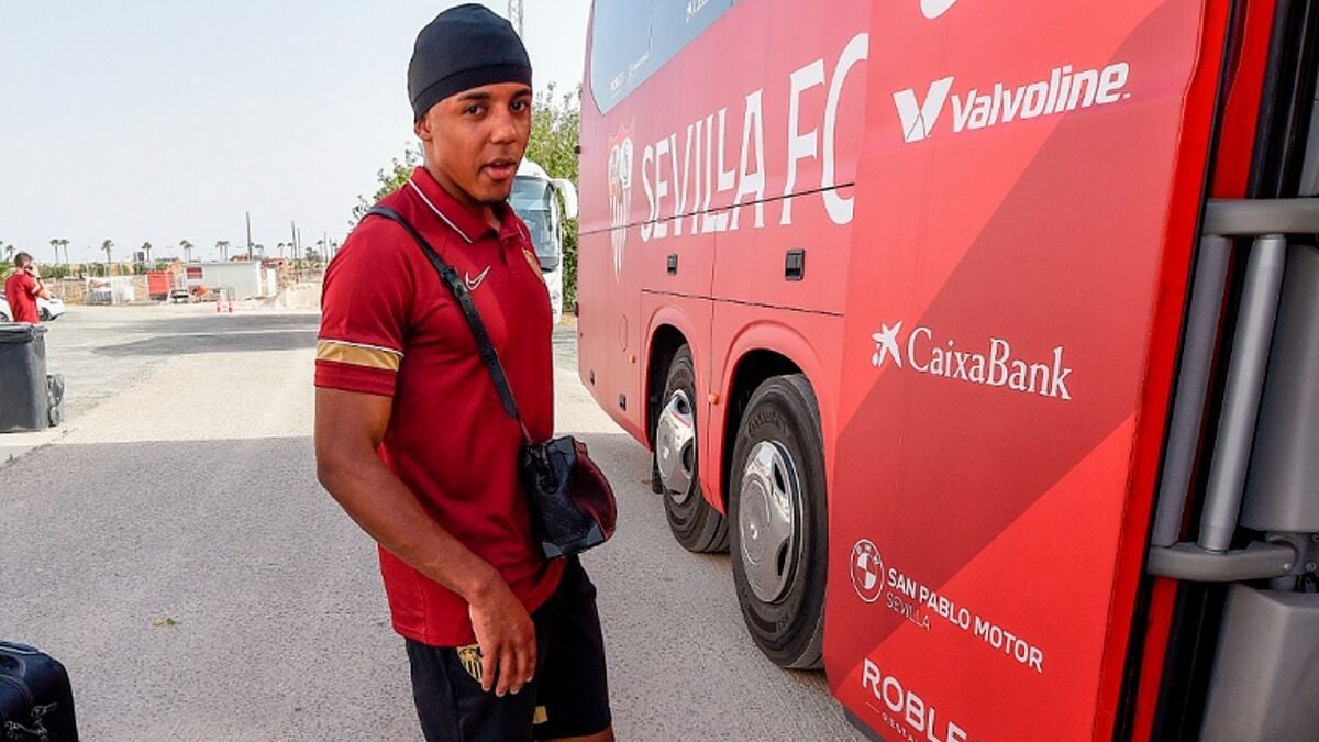 Esto no ha acabado: el Chelsea aprieta, Xavi llama por teléfono y Koundé viaja a Portugal con el Sevilla 