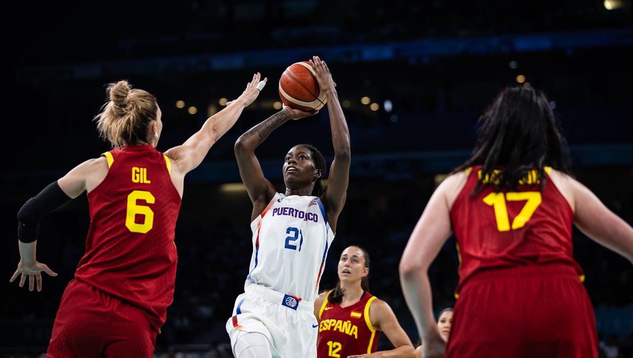 España derrota a Puerto Rico en baloncesto con un ajustado 63-62 