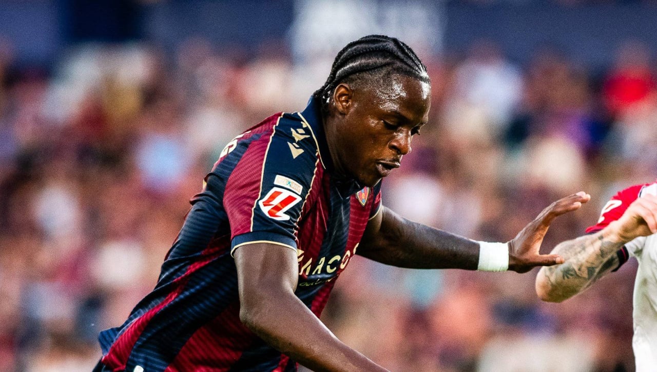 El Valencia, tras la pista de Etta Eyong: el derbi será clave