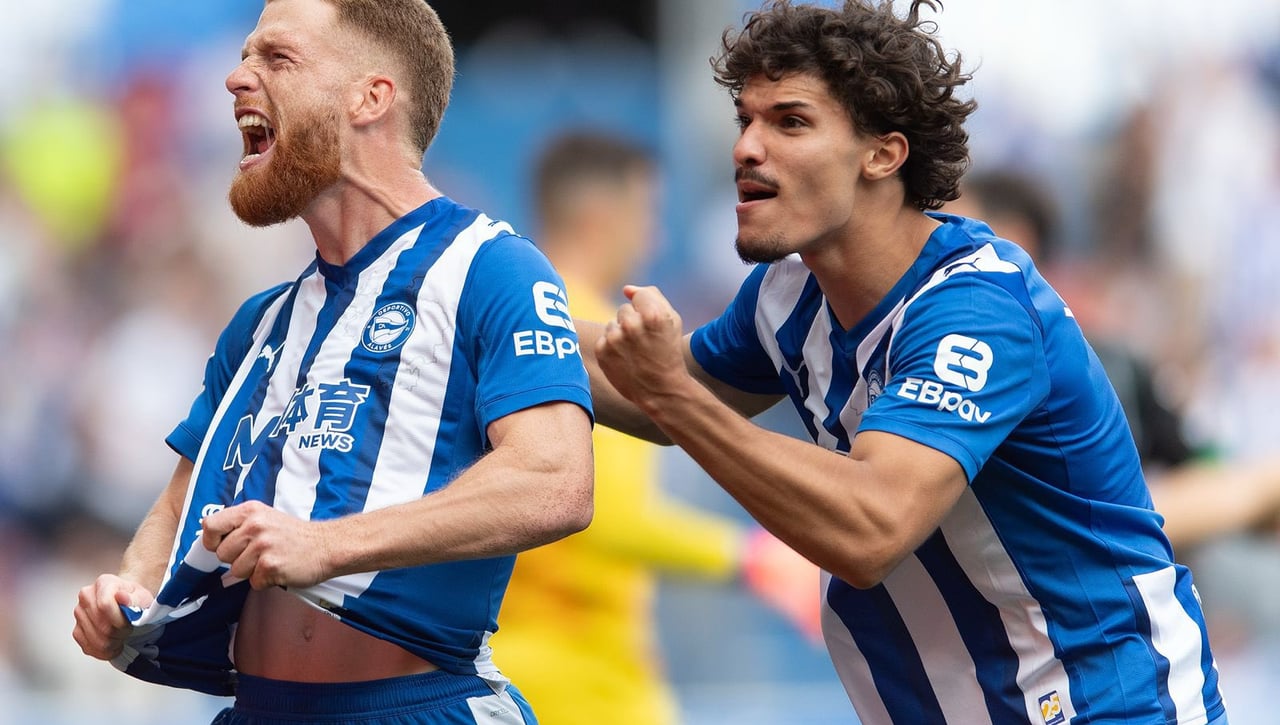 Alavés 3-1 Elche: Carlos Vicente acaba con el invicto de los de Eder Sarabia