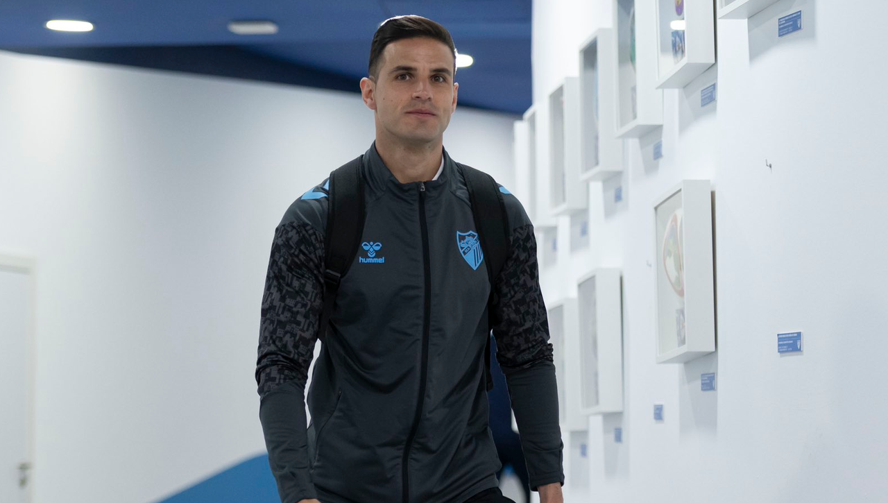 Luismi Sánchez es trasladado a un hospital tras el golpe con un jugador del Eibar