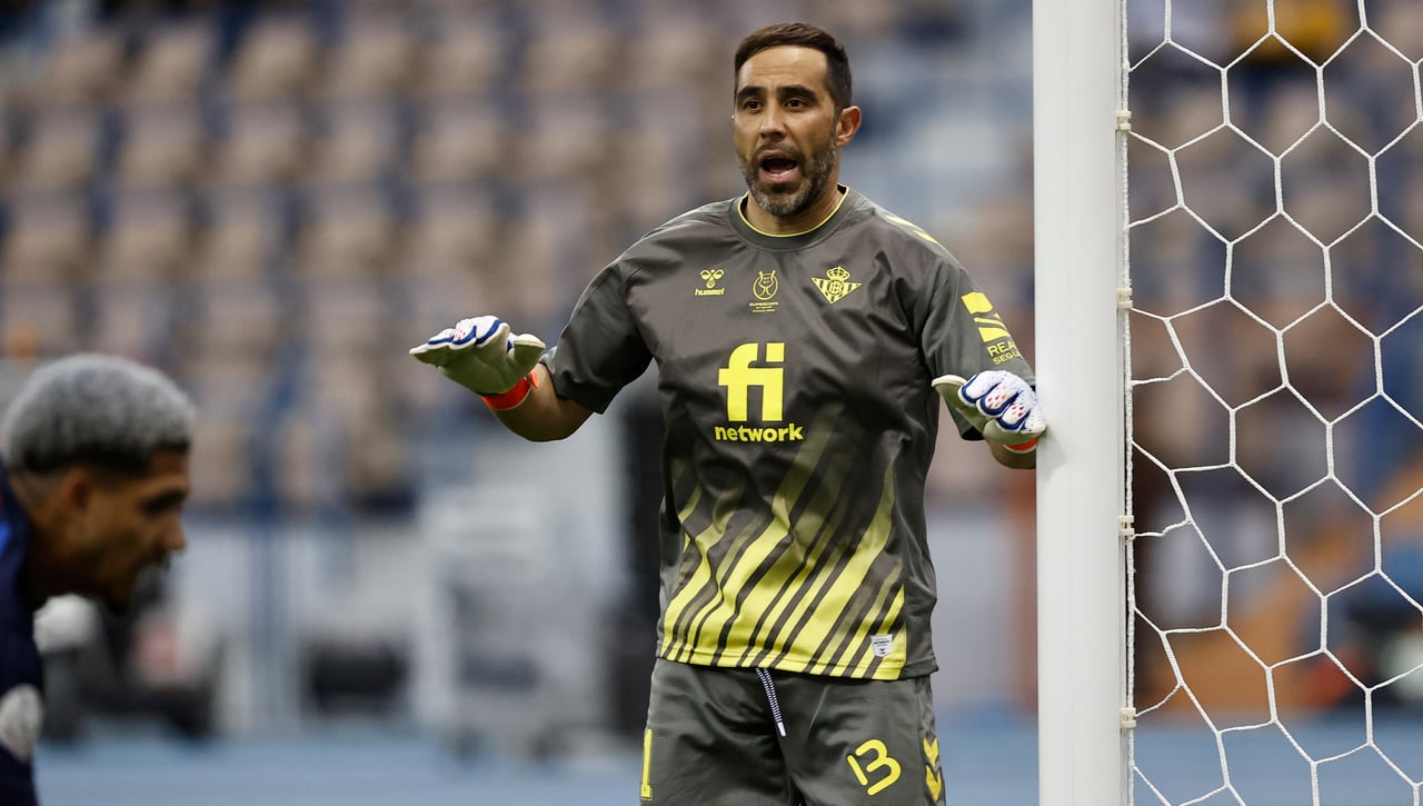 Un campeón avala a Bravo: "Como Buffon y Reina, está en ese nivel de leyenda"