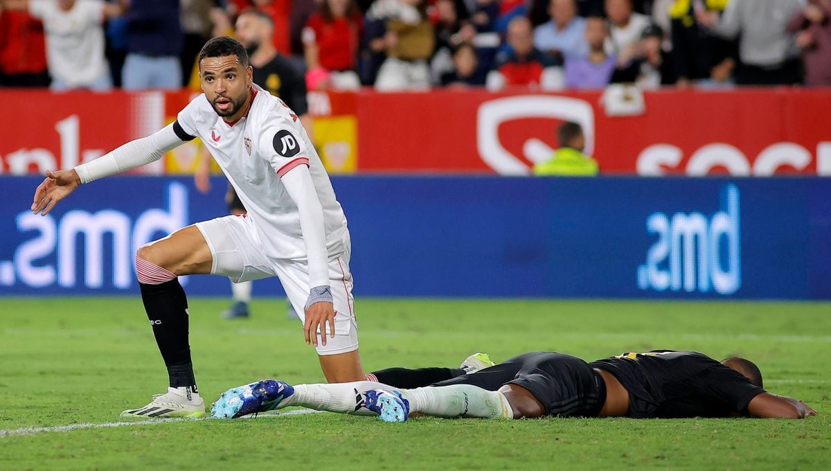 Se resuelve la duda de En-Nesyri en una lista del Sevilla con una novedad para recibir al Cádiz