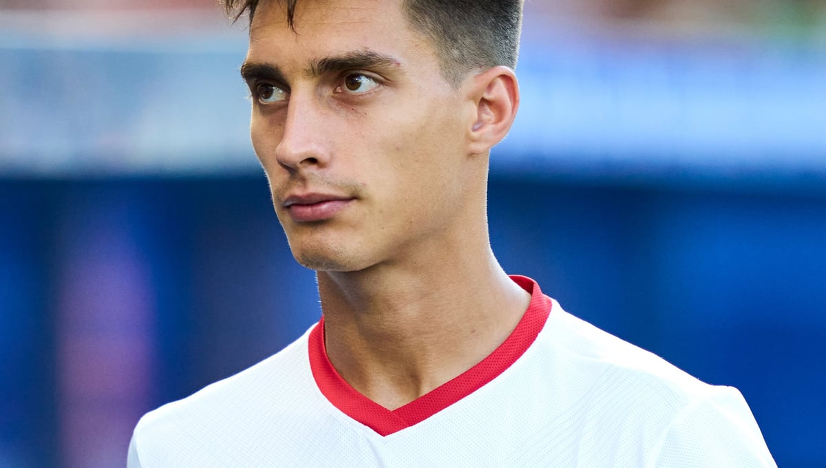 La afición del Sevilla deja a Gattoni en el limbo