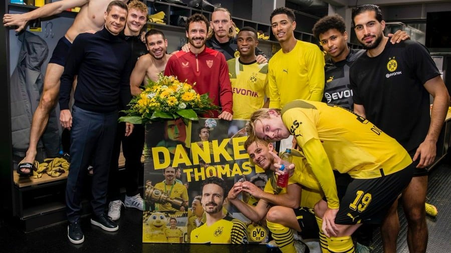 El homenaje del Dortmund a Delaney: "Gracias, Thomas"