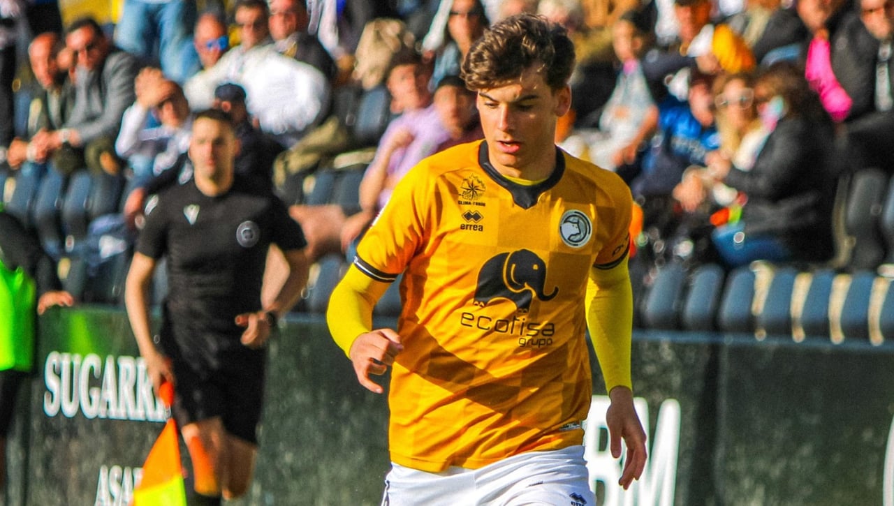 Da el primer paso para fichar a Javi Villar