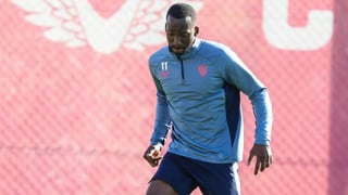 Temor por Lukébakio y un sorprendente 'premio' en el vestuario del Sevilla  