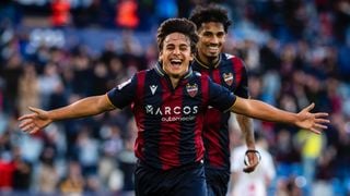 El Levante disfruta con "un jugón" regalado por el Sevilla