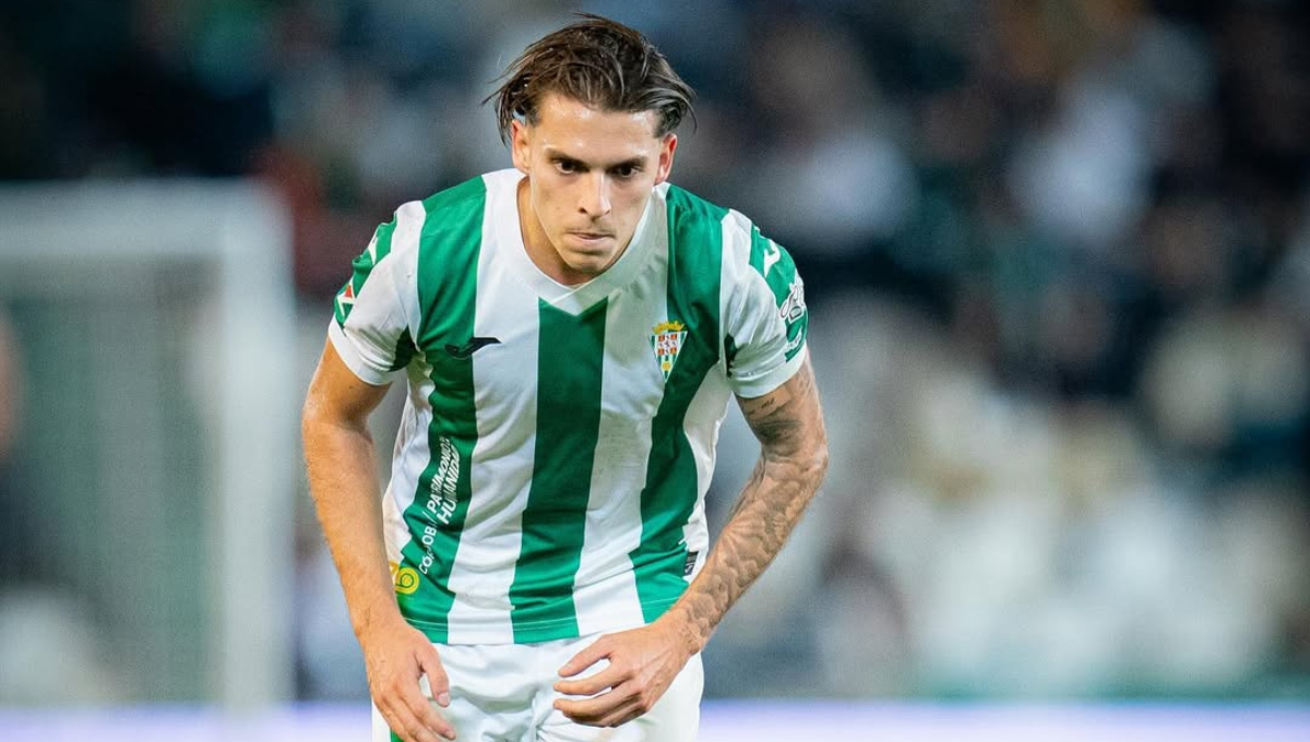 Álex Sala señala al Córdoba