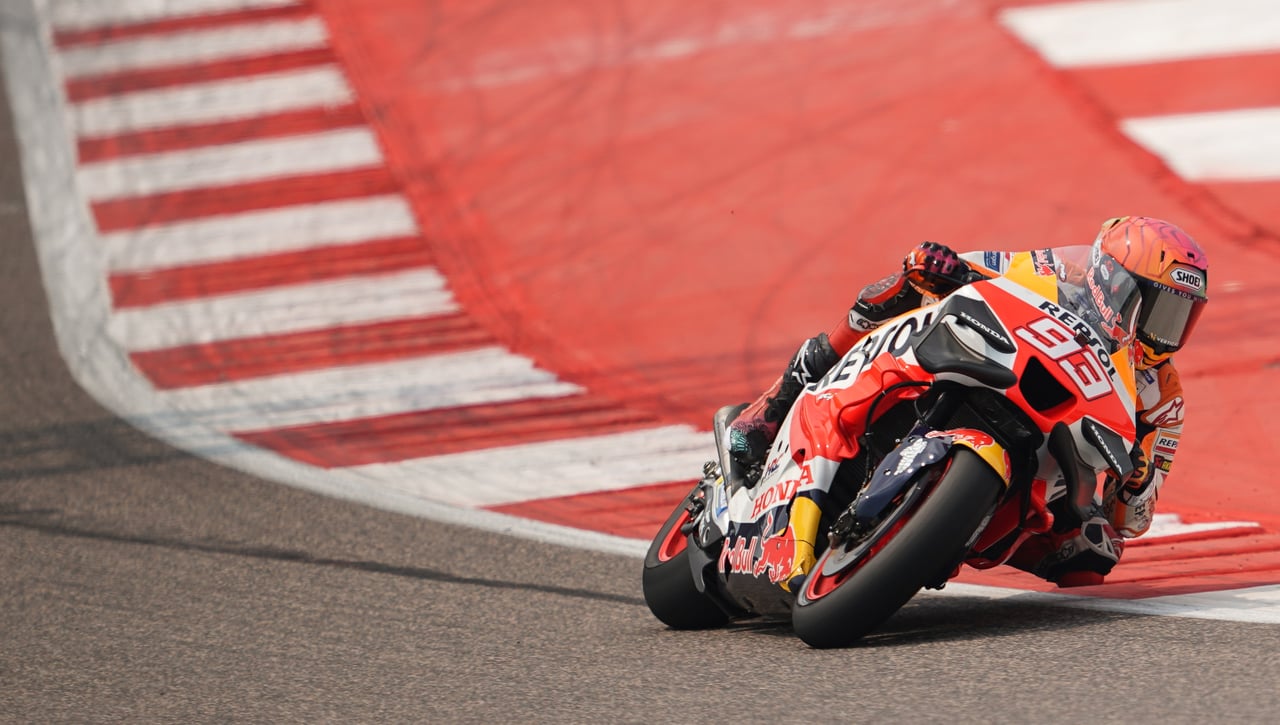 Marc Márquez pasa de los enemigos a los amigos en la pista