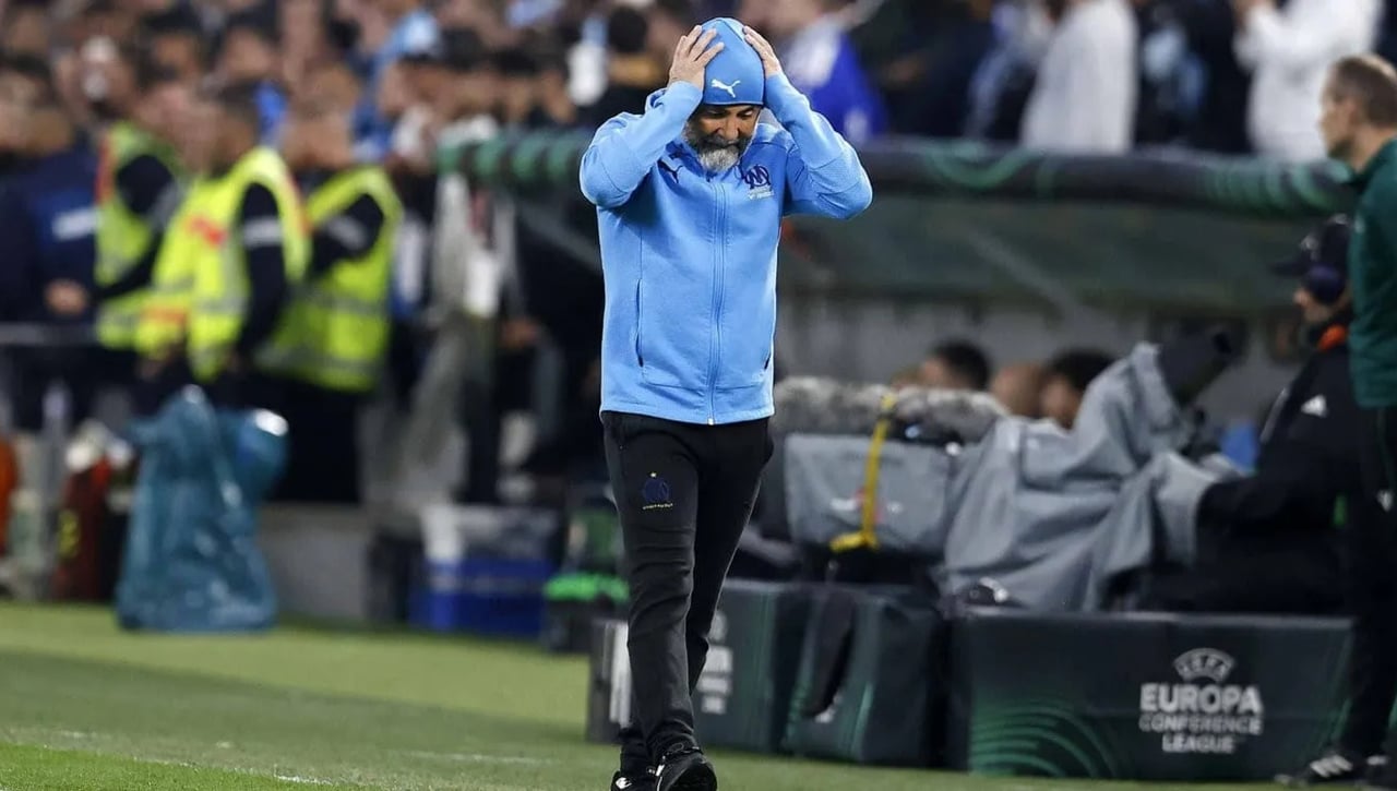 La espantada de Sampaoli deja a un ex del Betis en el paro