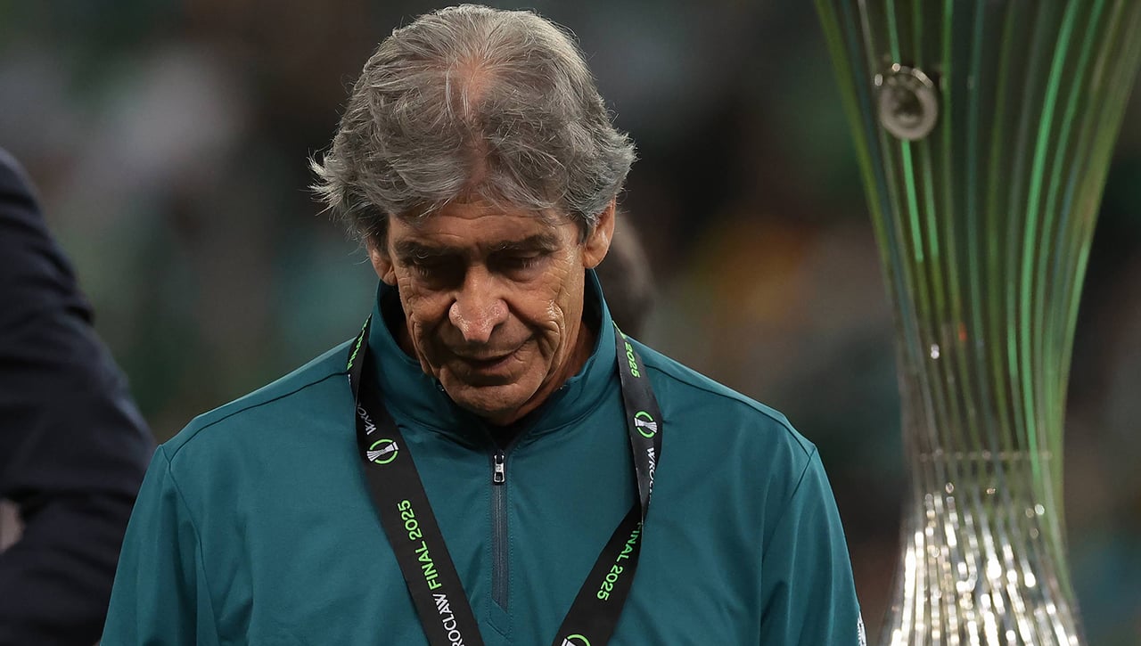 Duras críticas a Pellegrini tras el Betis - Chelsea: "Se ha quitado el muerto de encima"