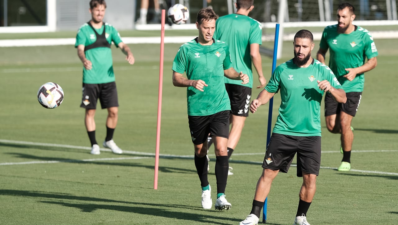 Fekir reaparece y ya toca balón 
