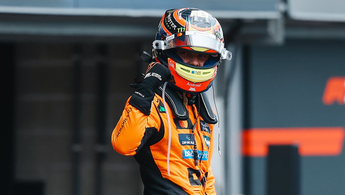 Piastri da un golpe encima de la mesa