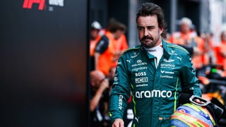 Fernando Alonso descorcha el champán en Hungaroring
