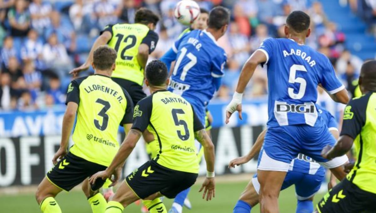 Salta la alarma central: temor en el Betis a quedarse sin su defensa titular