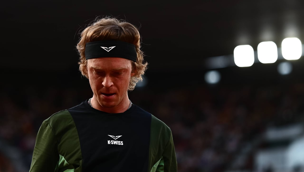 Andrey Rublev toca fondo en Los Cabos