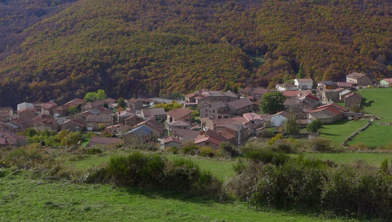 El pueblo más antiguo de toda España: tierra de osos y manantiales