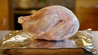 El gran error al descongelar alimentos que puede afectar a la salud