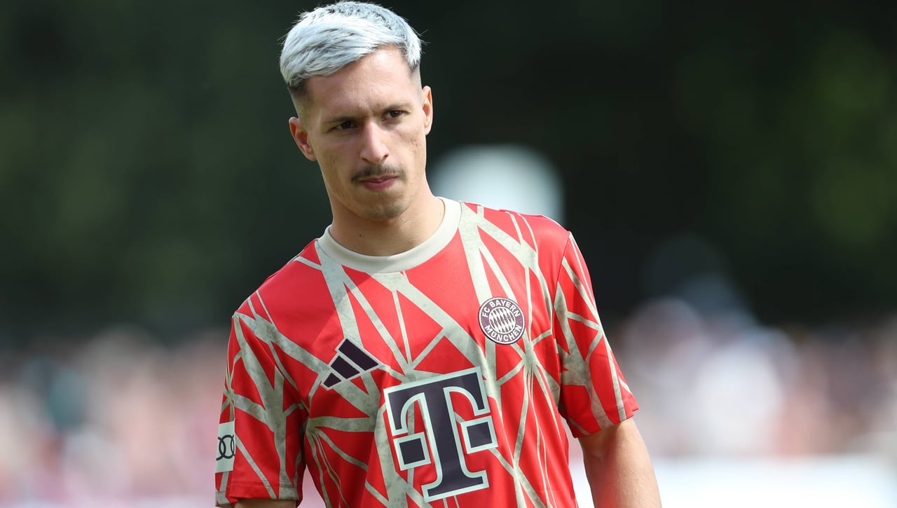 Últimos flecos por Bryan Zaragoza