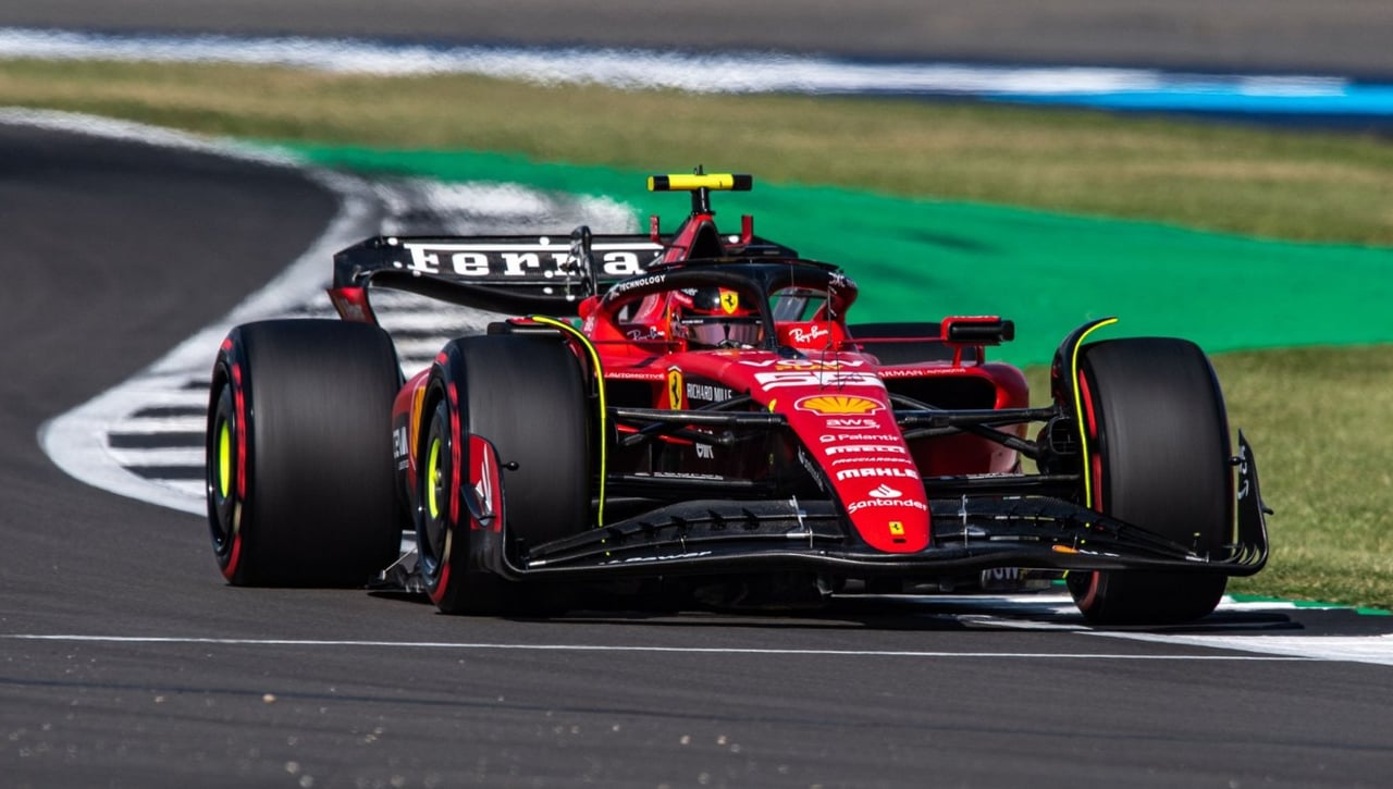 Carlos Sainz apunta al podio en Hungría y aparta las dudas sobre su futuro