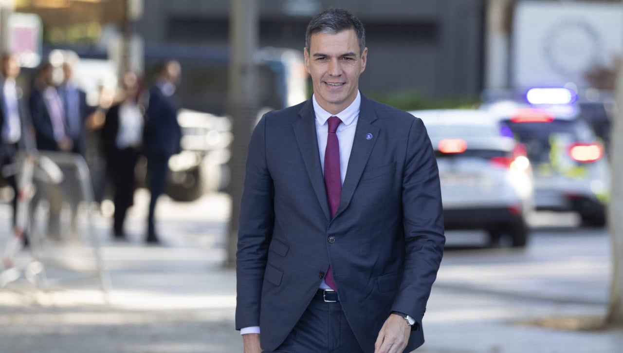 Pedro Sánchez amenaza a Felipe González