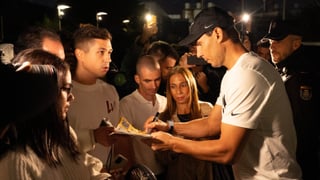 Rafa Nadal sufre su primera avalancha en Málaga