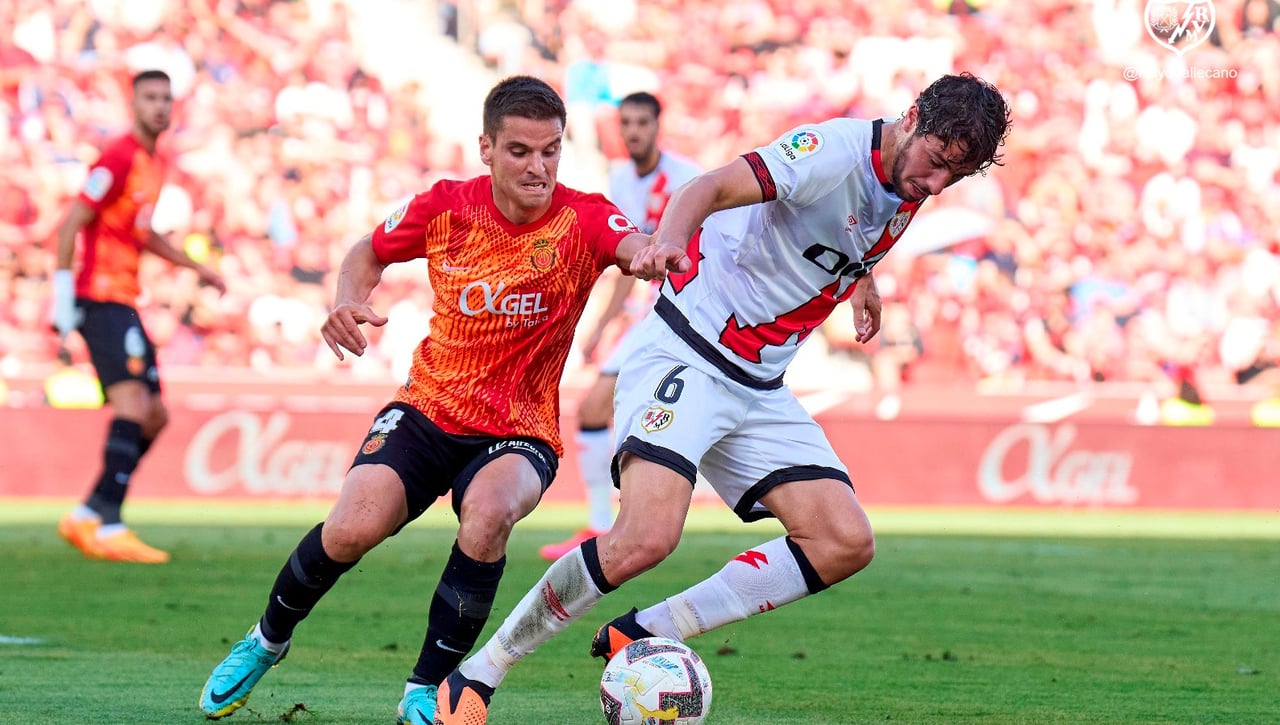 Santi Comesaña se despide emocionado del Rayo Vallecano