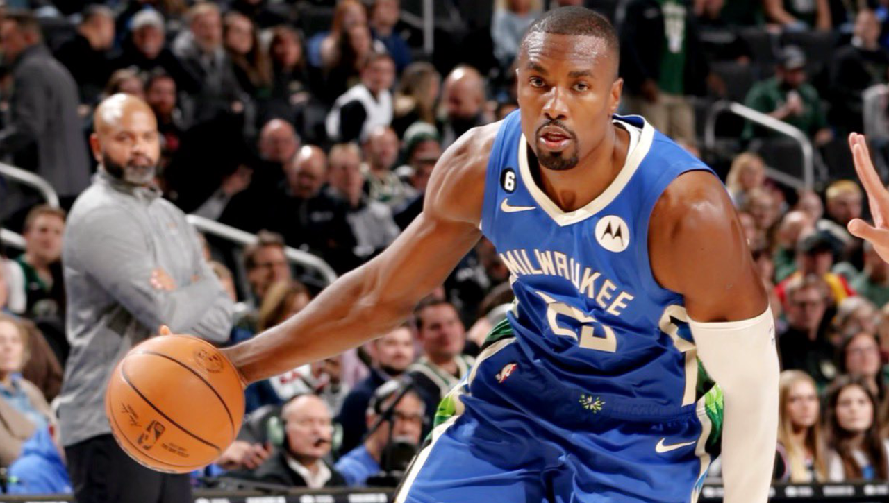 Acusan a Ibaka de mentir sobre su edad