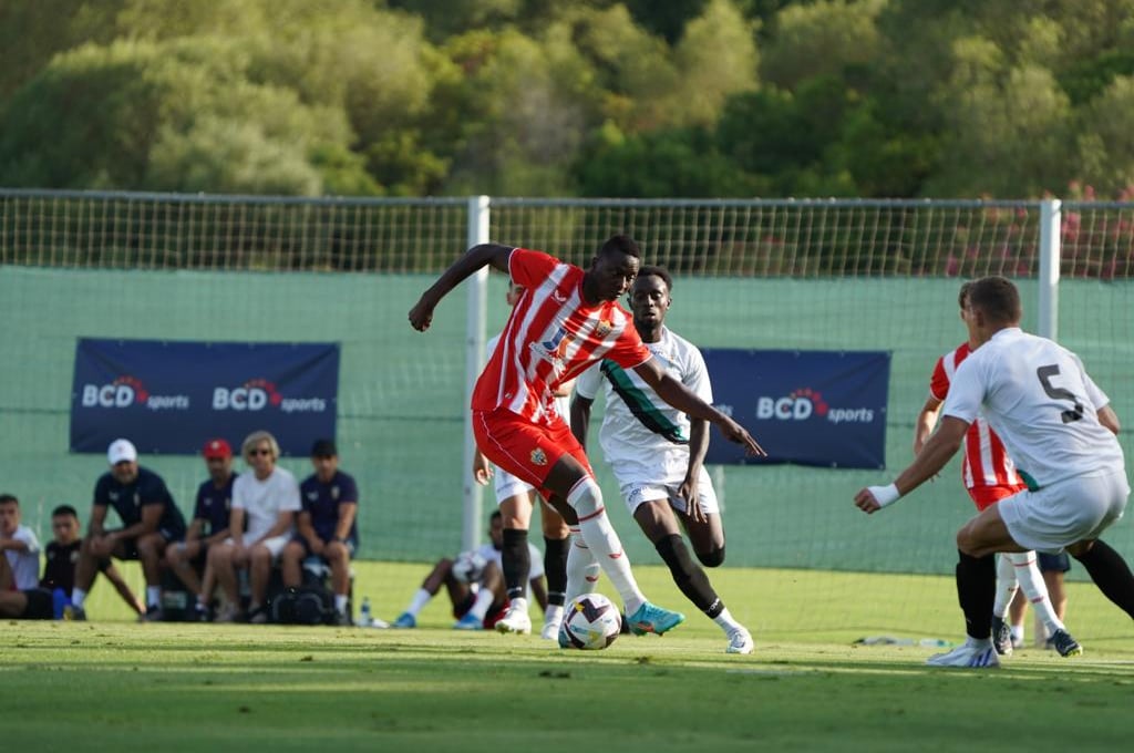 El Almería cae ante el Córdoba en su primer amistoso de la pretemporada
