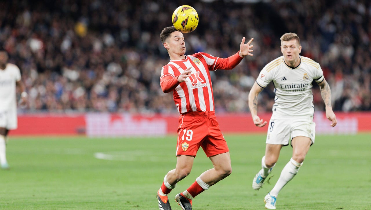 Arribas prepara el cuerpo al Almería: "Va a ser un verano largo; se decidirán cosas"