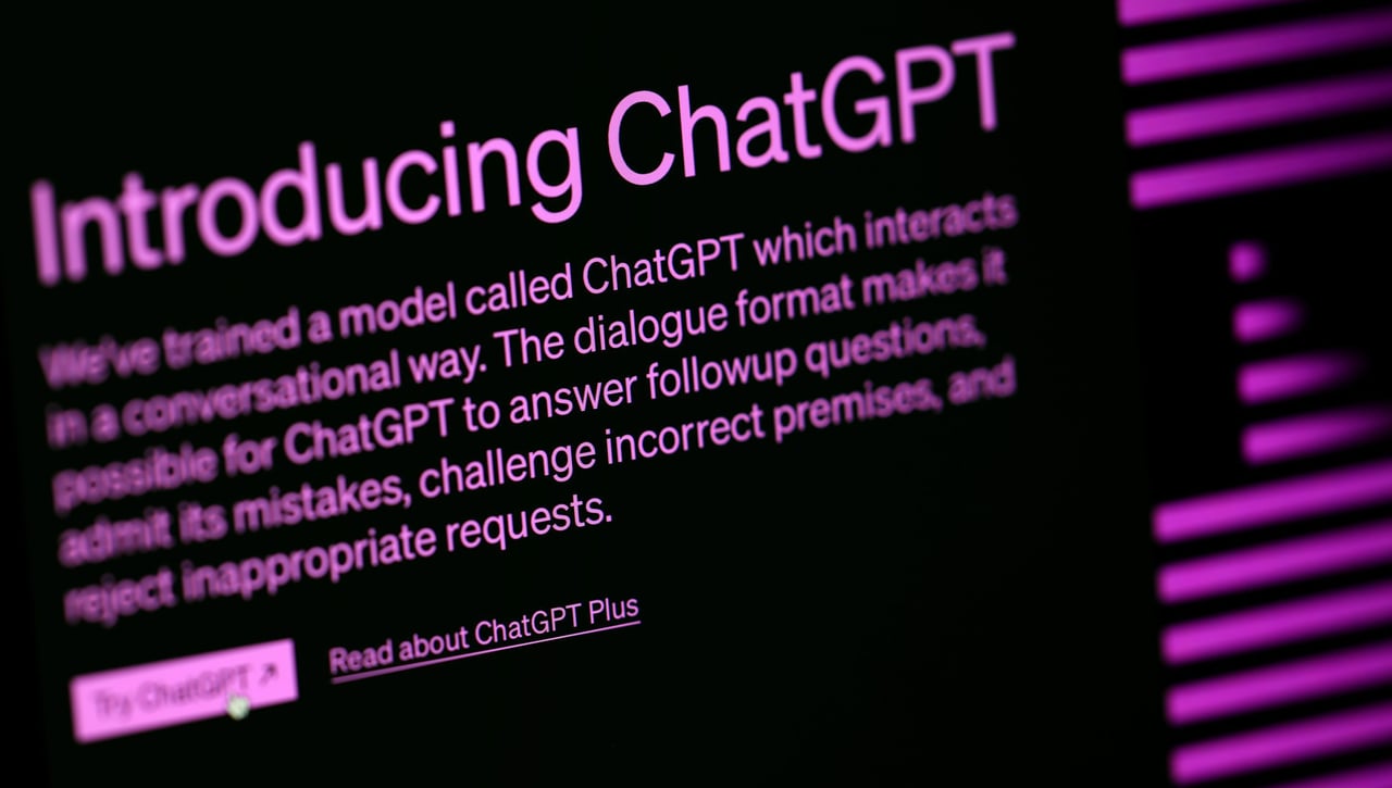 ChatGPT va a competir con Google, OpenAI planea crear un navegador con IA