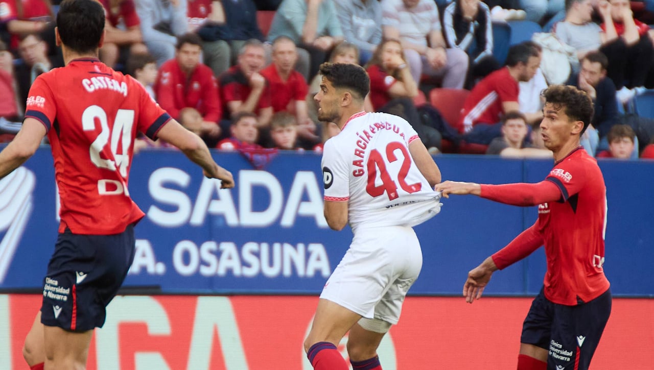 Álvaro García Pascual explica un guion de película: Sevilla, Cádiz, Caparrós, goles, sangre, intriga... 