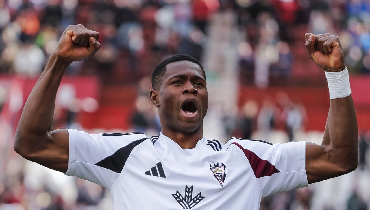 Alberto González quiere a Kofane un año más