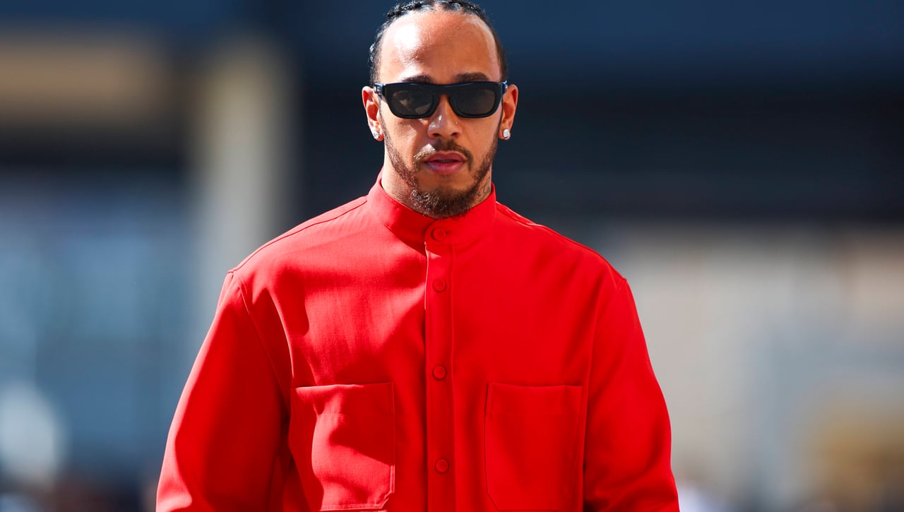 Hamilton deja un recado a Mercedes en su último día