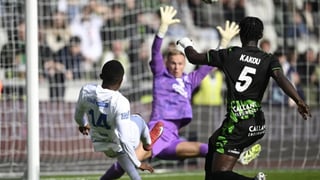 El Genk, próximo rival bético en la Europa League, también empata a dos, pero con sabor muy diferente