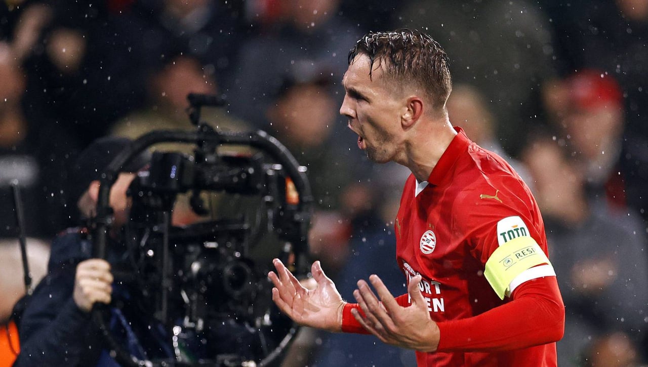 Luuk de Jong vuelve a estar en el punto de mira