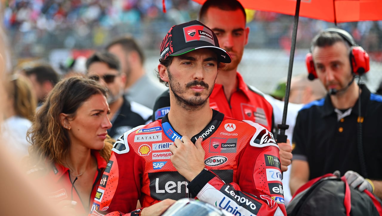 Un agente de MotoGP lanza un importante aviso a Bagnaia sobre su futuro en Ducati
