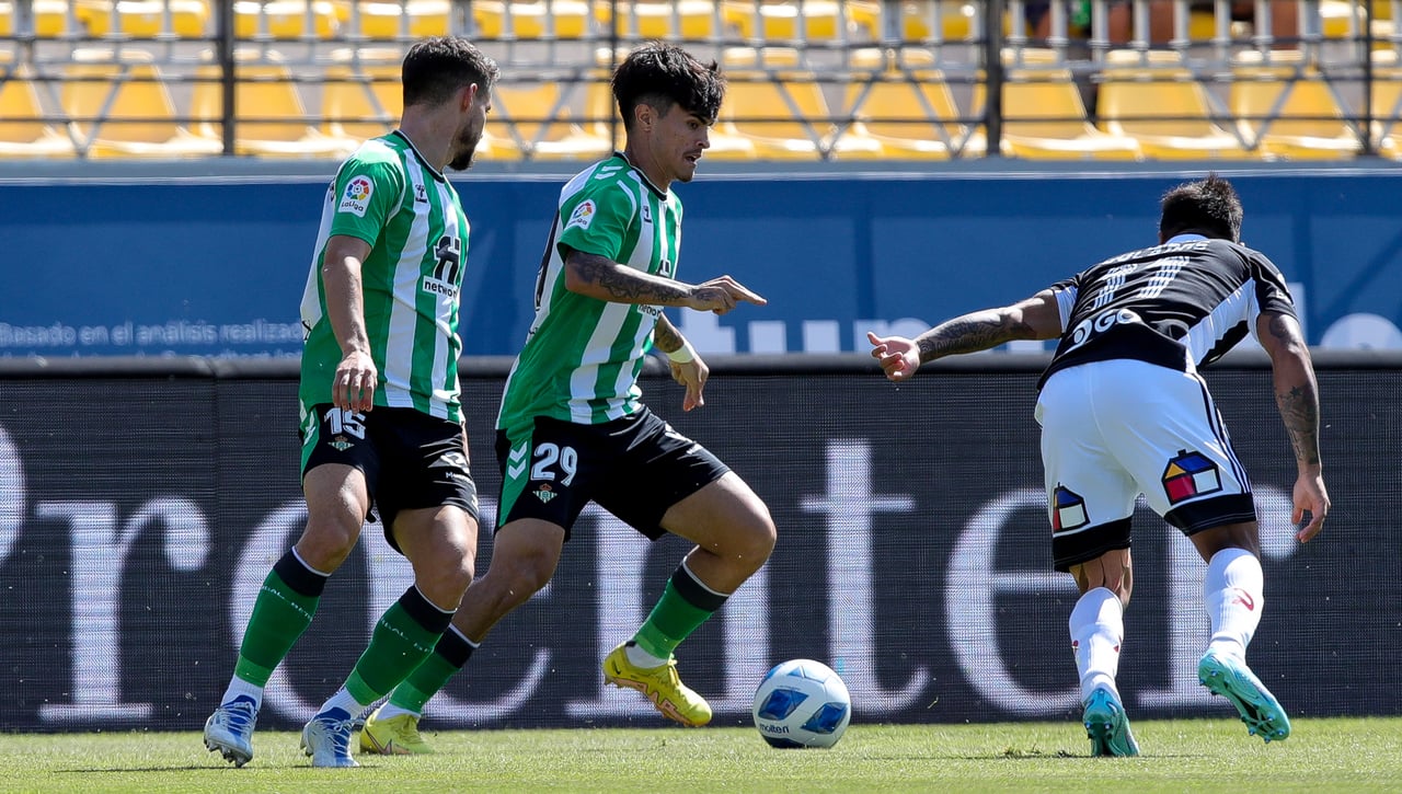 Los plazos de la conjura de Juan Cruz y los del resto de ocupantes de la enfermería del Betis