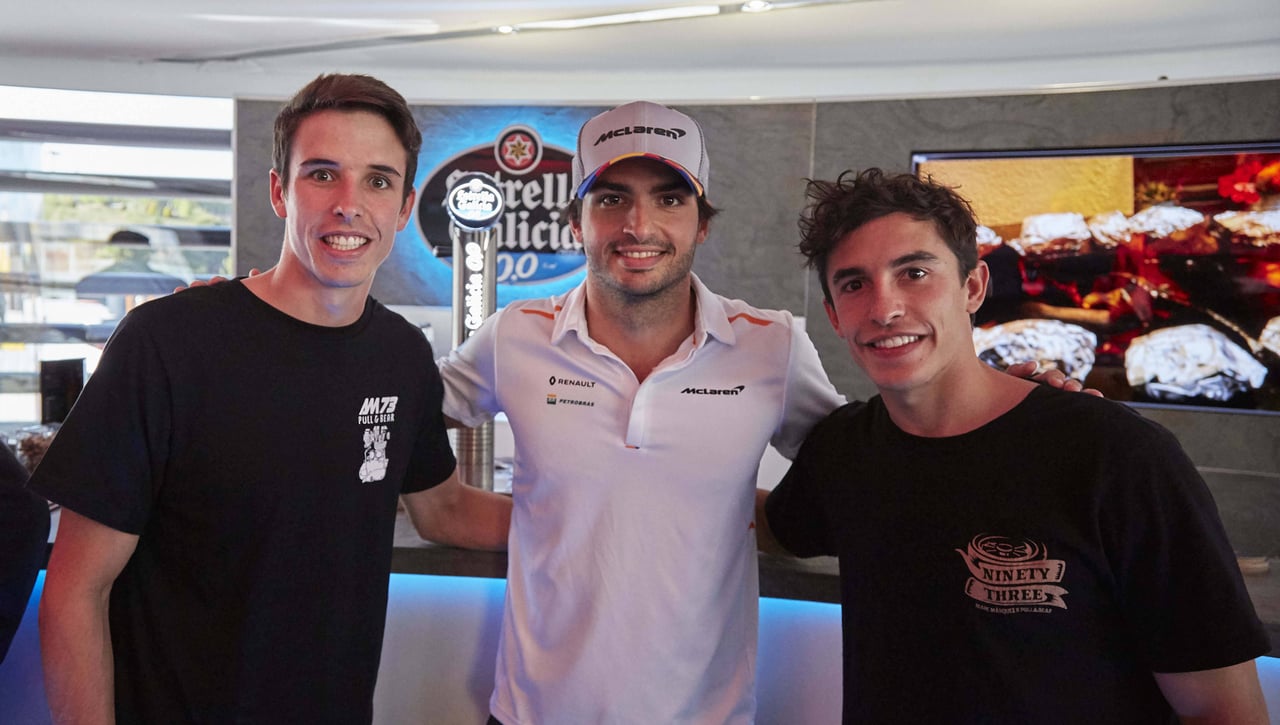 Carlos Sainz se rinde a Marc Márquez