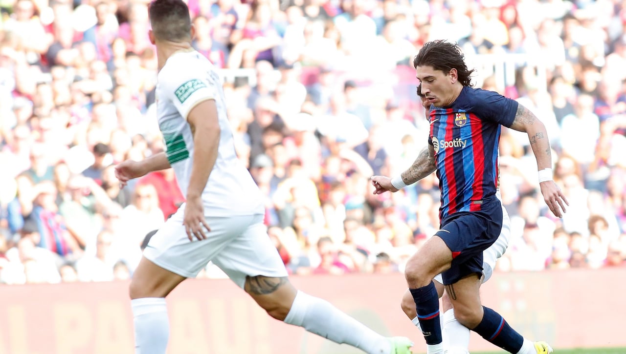 Bellerín decepciona al Barcelona y Laporta ya trabaja en su recambio