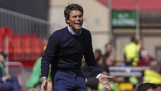 El Almería se despide con honores de Rubi