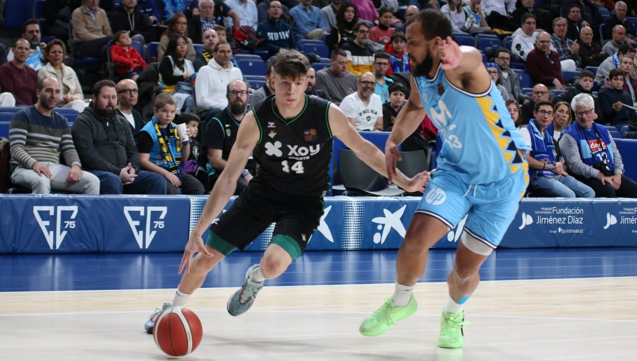 El Betis se queda corto