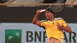 Zverev se va de fiesta en la Chatrier