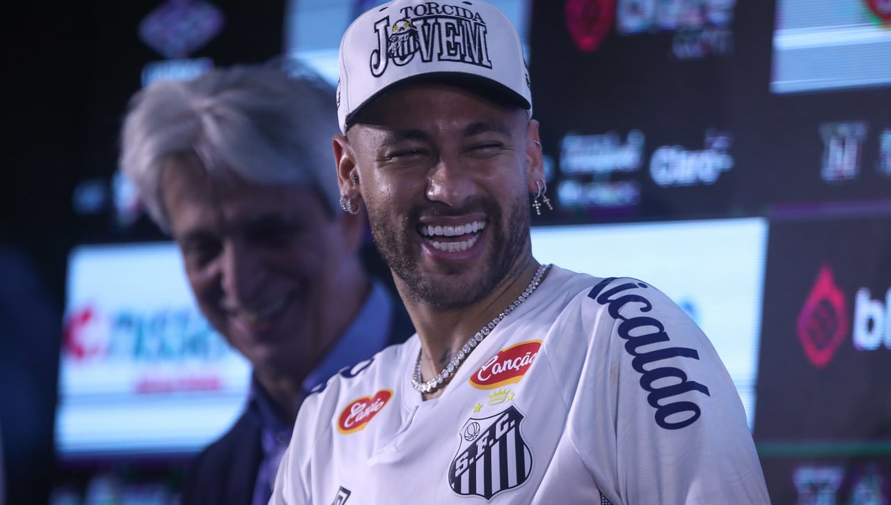 Giro de guion: Neymar renueva con el Santos hasta diciembre