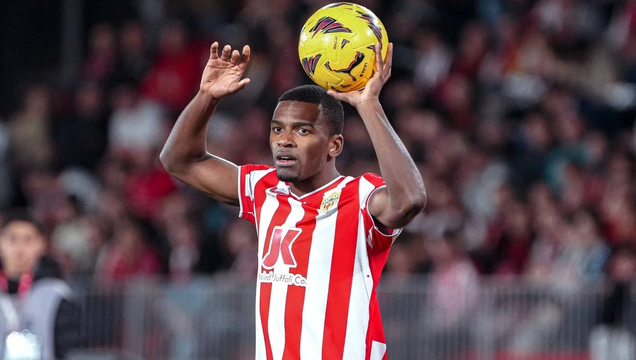 Una despedida dolorosa en el Almería por la que el Barça hace caja