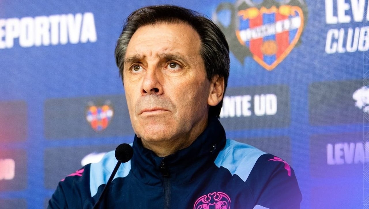 Miñambres da la cara y explica lo de Javi Calleja y el Levante