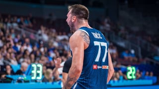 Luka Doncic se calienta